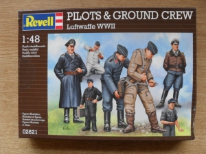REVELL 1/48 02621 LUFTWAFFE WWII PILOTS   GROUNDCREW